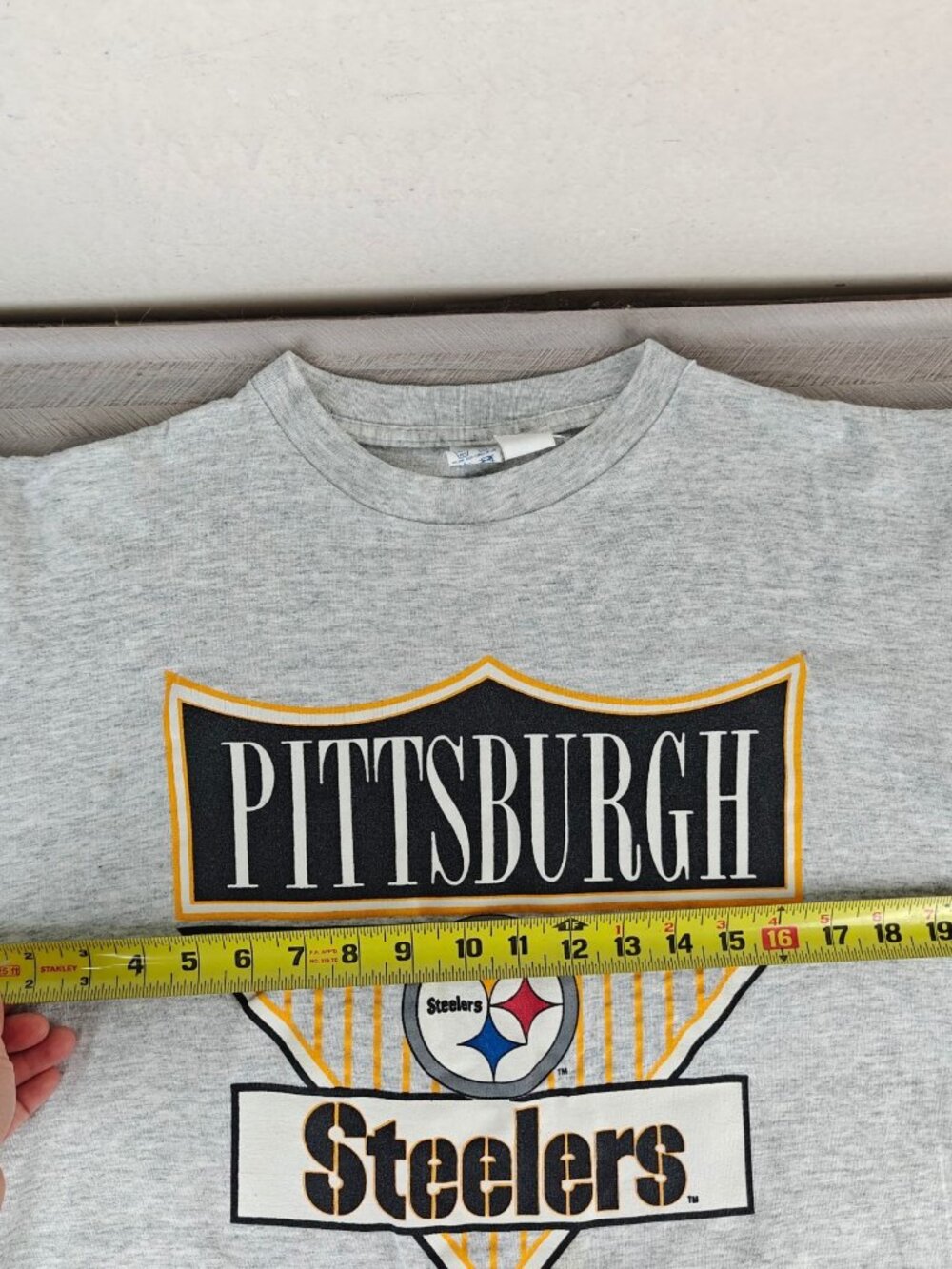 Vintage NFL Pittsburgh Steelers Graphic T-Shirt Women's Medium Gray Shield Logo - Picture 9 of 12